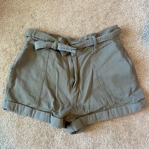 Billabong, tie front shorts